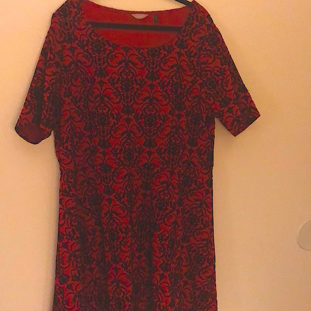 Plus size red and black mini dress.